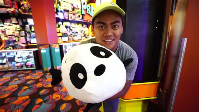 S02:E01 - How to Hack an Arcade Claw / Mystery Death Straw Drink Challenge