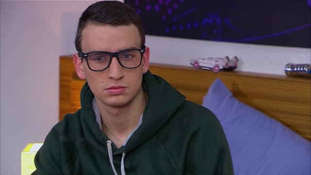 T04:C10 - S04:E10 - Munchausen