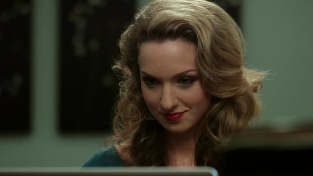 S01:E05 - Web of Seduction