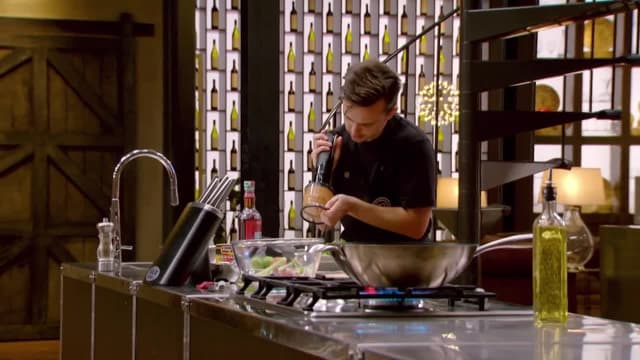 S11:E24 - Elimination: Blind Taste Test