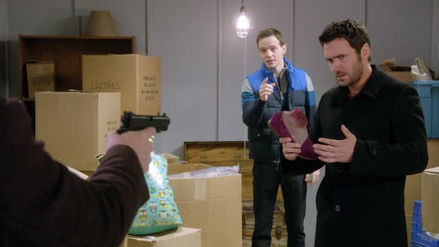 S05:E14 - Republic of Doyle: S5 E14 - if the Shoe Fits