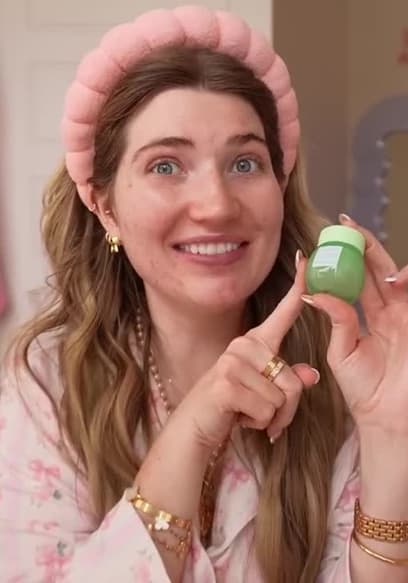 S03:E12 - I Tested One-Star Skincare Products poster