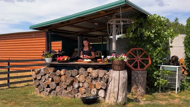 S01:E01 - Rustic Shawarma: Garden to Table