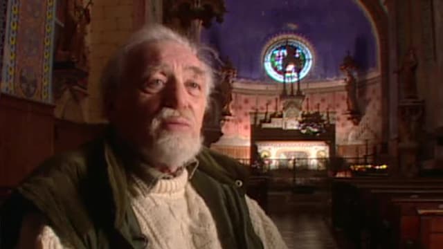 S01:E01 - The Holy Grail