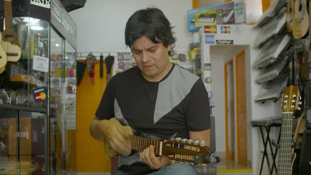 S08:E03 - Peru: Lima Original
