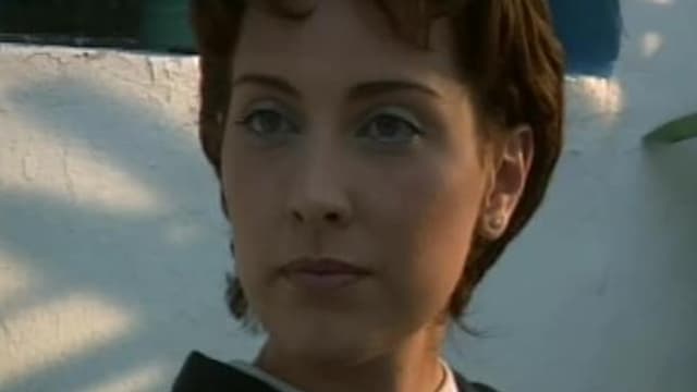 S01:E16 - La calle del cementerio