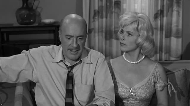 S02:E10 - A Most Unusual Camera