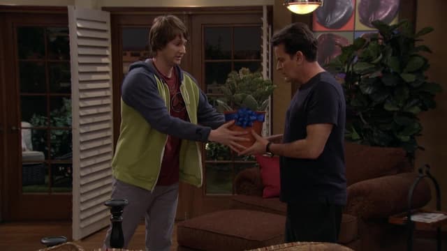 S05:E13 - Charlie and the Return of the Danger Girl