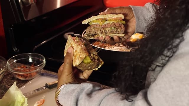 S01:E07 - Bacon and BBQ Pulled Pork