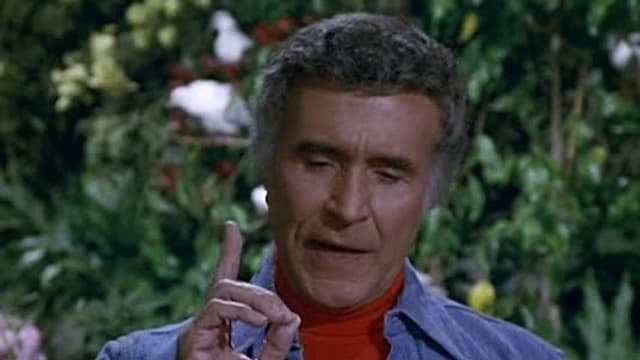 S07:E12 - Mermaid & the Matchmaker / The Obsolete Man