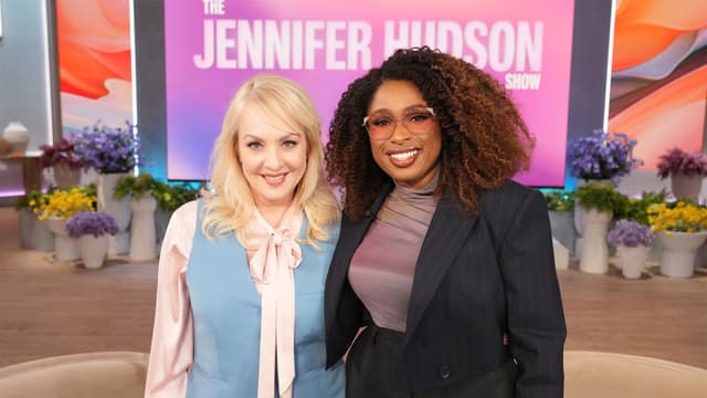 S04:E106 - Wendi McLendon Covey, Dr. Cheyenne Bryant
