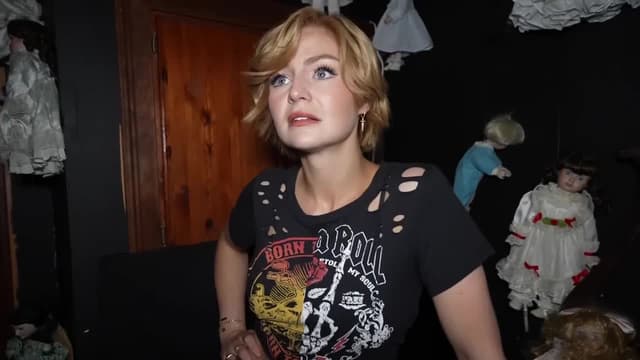 S04:E01 - The Most Haunted Mansion in New York