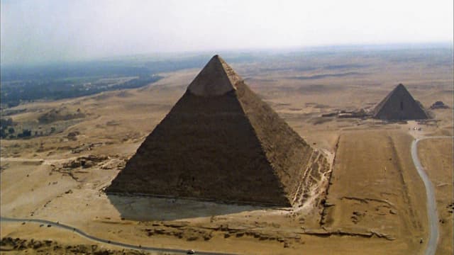S05:E01 - Secrets of the Pyramids