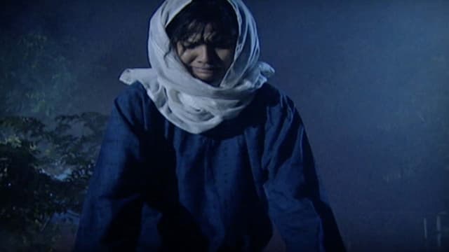 T01:C12 - S01:E12 - Old Well and Paper Burning