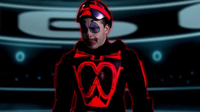 S02:E01 - Run Dr. Lola Spratt, Run