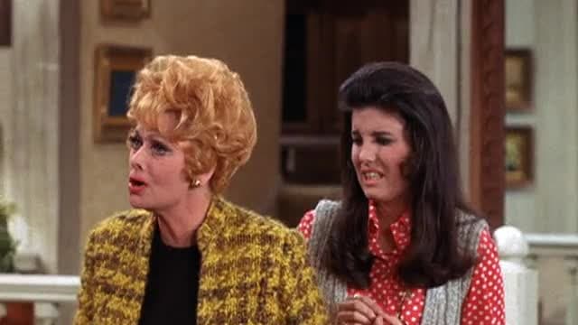 S02:E24 - Lucy and Carol Burnett