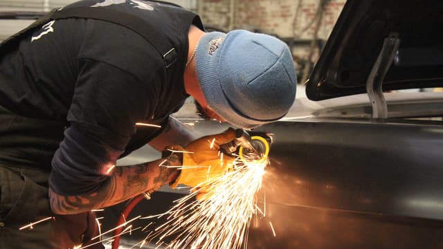 S01:E05 - 1964 Chevrolet Impala, 1957 Chevrolet Bel Air Wagon