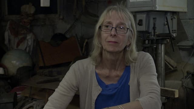 S13:E24 - A Man's Home Is His Castle