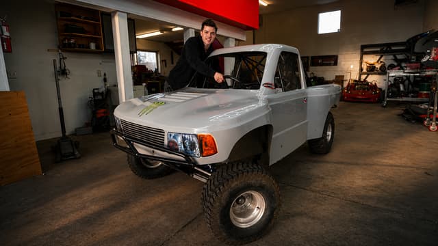 S01:E06 - The Tiny Truck Experiment
