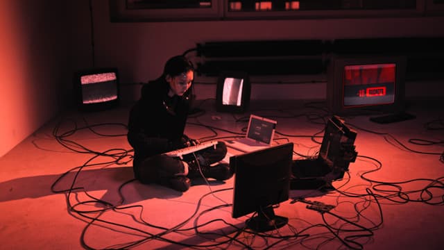 S01:E06 - Hidden Underworld