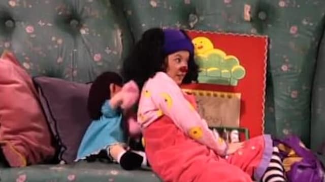 S04:É01 - S04:E01 - Backwards