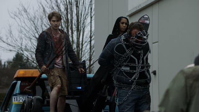 S01:E10 - Choke on 'Em!