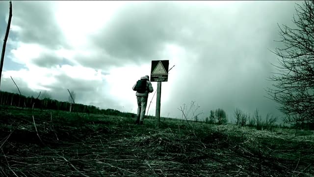 S01:E01 - All Alone