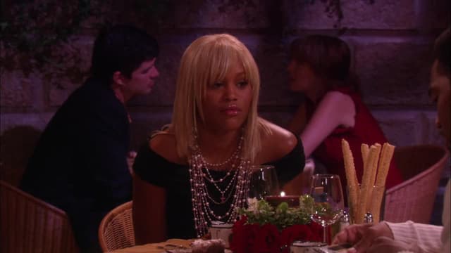 S01:E03 - She Snoops to Conquer