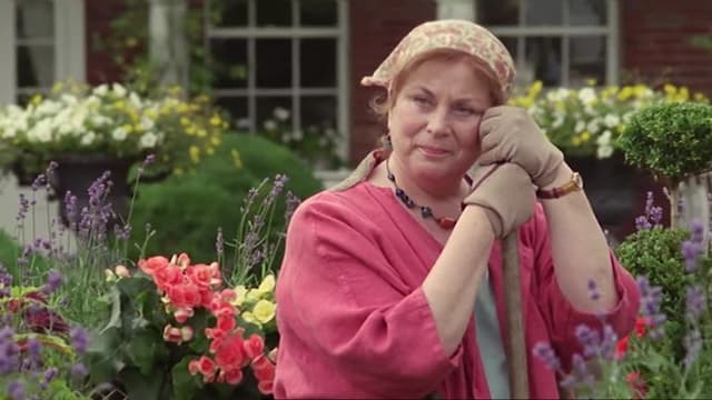 S03:E08 - Enter Two Gardeners