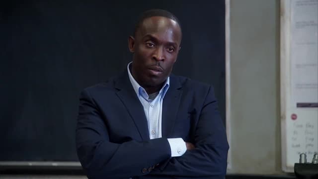 S03:E01 - Biology 101