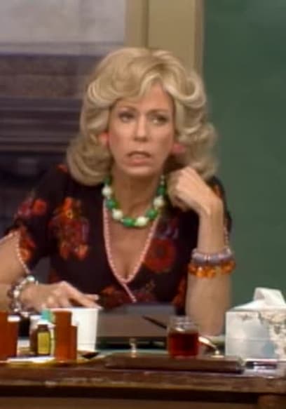 S11:E11 - The Carol Burnett Show: S11 E11 - Bernadette Peters poster