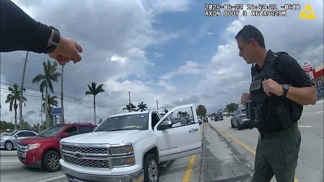 S01:E10 - This Fake Cop Made the Wrong Traffic Stop