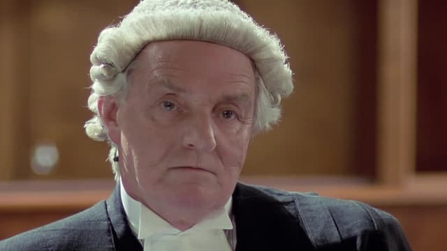 S05:E01 - Previous Convictions