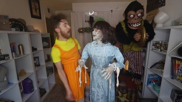 S01:E11 - Testing Scary Animatronics and Weird Spirit Halloween Items