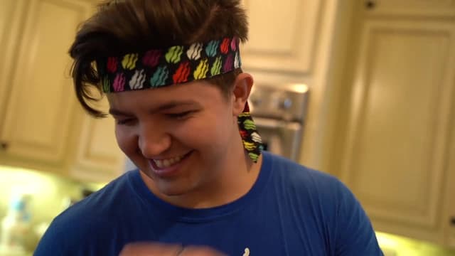 S01:E05 - EXTREME Boy vs Girl Most Dares Challenge! / Extreme MINECRAFT Hide and Seek in Real Life! - Challenge