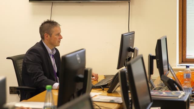 S01:E18 - Episode 18