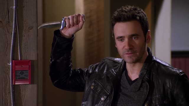 S03:E12 - Republic of Doyle: S3 E12 - Con, Steal, Love