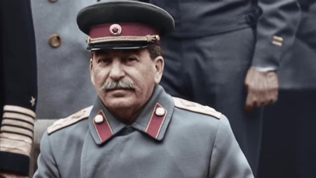 S01:E04 - Restructuring the World: 1944 - 1945