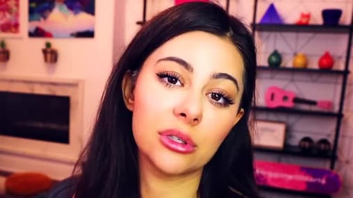 Watch AzzyLand S04:E11 Reacting to the Funniest YouTuber TikTok