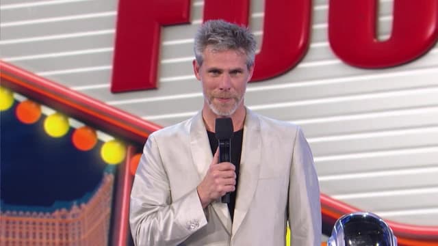 S08:E12 - P&T's Big Game Halftime Show
