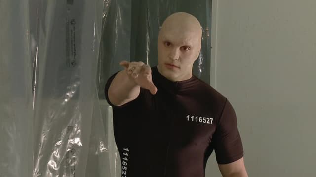 S01:E05 - Area 52