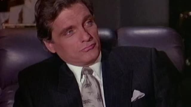 S08:E09 - Suspicion
