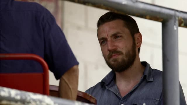 S01:E02 - La Familia