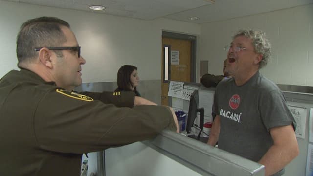 S04:E07 - Handle With Care