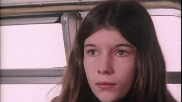 S03:E01 - The Flypaper