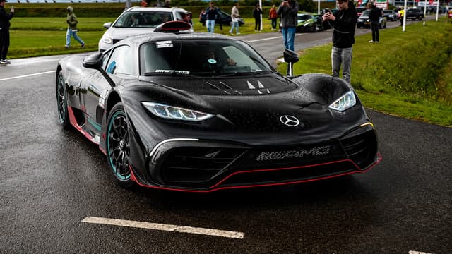 S01:E09 - Modified Cars & Supercars Leaving After Show
