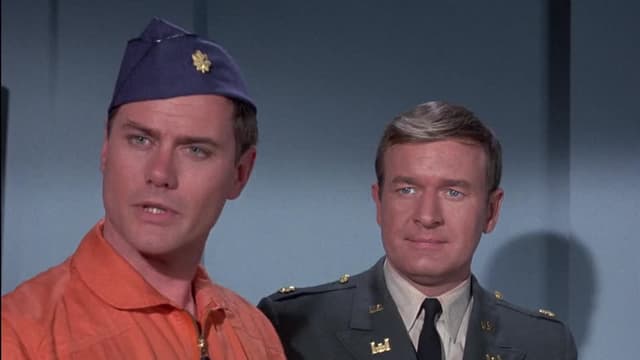 S02:E23 - The Greatest Entertainer in the World