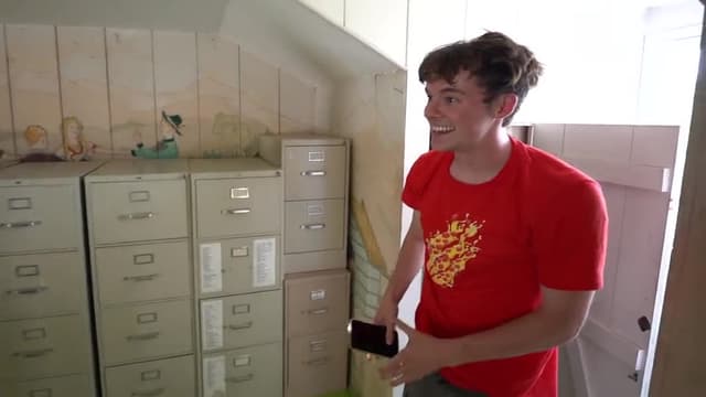 S03:E11 - EXTREME Prop Hunt Challenge vs Carter Sharer! *TeamRAR House* / Extreme WATER PARK Hide and Seek!