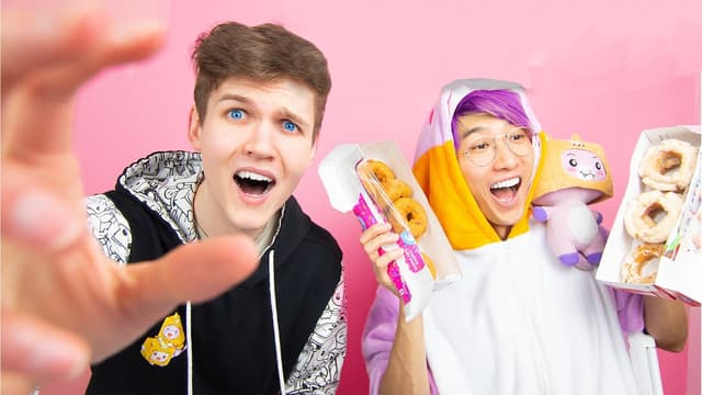 S01:E08 - Roblox Scammers Strike!