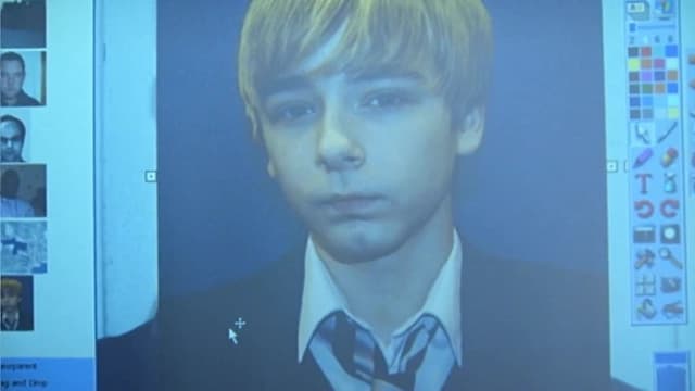 S05:E01 - The Colour of Amber